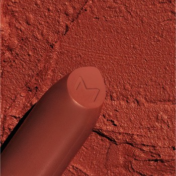 Madara Velvet Matte Cream Lipstick, matowa pomadka o satynowym wykończeniu, Magma, 3,8 g