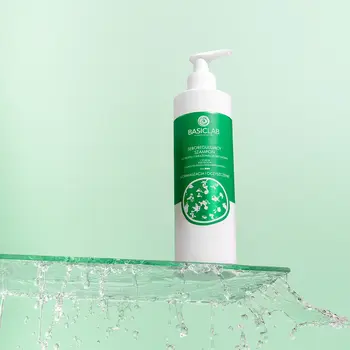 BasicLab Trichologis, seboregulujący szampon do tłustej i wrażliwej skóry głowy, 300 ml