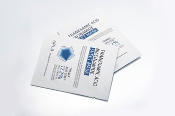 APLB Tranexamic Acid Niacinamide Sheet Mask, rozjaśniająca maska w płachcie z kwasem traneksamowym i niacynamidem, 25 ml