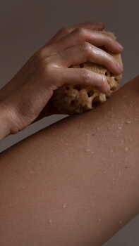 Dr. Hauschka Blackthorn Toning Body Oil, olejek do ciała z tarniną, 75 ml